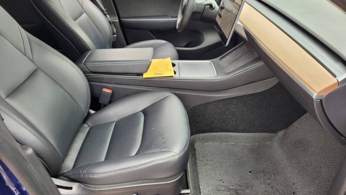 2021 Tesla Model Y 5YJYGDEE0MF122214