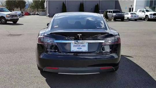 2016 Tesla Model S 5YJSA1E41GF128394