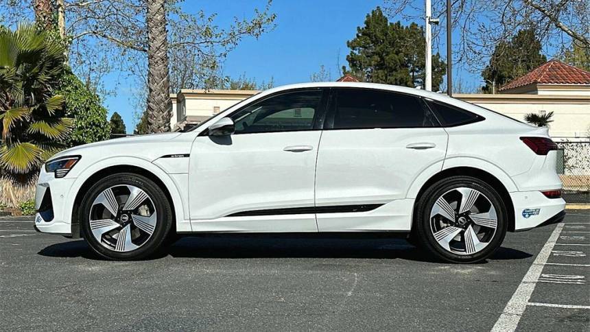 2021 Audi e-tron WA13AAGE1MB033174