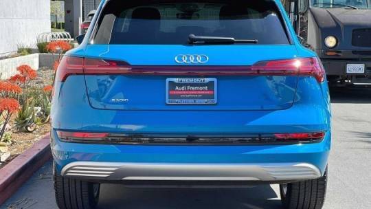 2019 Audi e-tron WA1LAAGE6KB007747