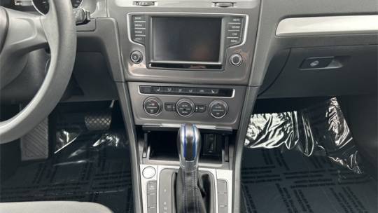 2016 Volkswagen e-Golf WVWKP7AU1GW911072