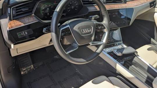 2019 Audi e-tron WA1VAAGE0KB024875