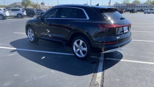2019 Audi e-tron WA1LAAGE2KB008782