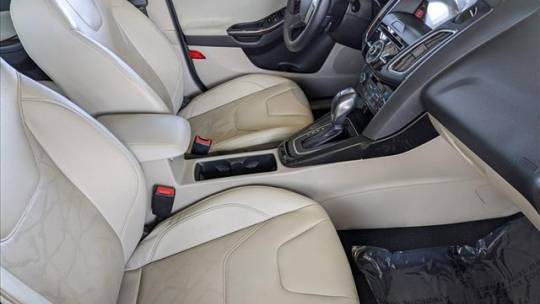 2016 Ford Focus 1FADP3R40GL275922