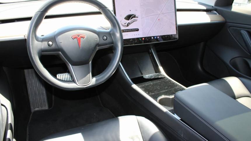 2018 Tesla Model 3 5YJ3E1EB3JF132879