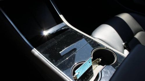 2018 Tesla Model 3 5YJ3E1EB3JF132879