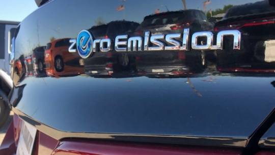 2022 Nissan LEAF 1N4AZ1CV2NC556457