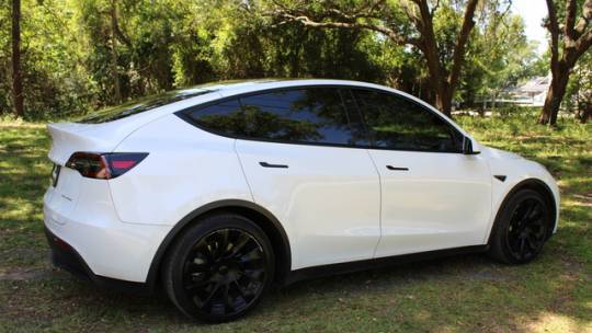 2021 Tesla Model Y 5YJYGAEE1MF184915