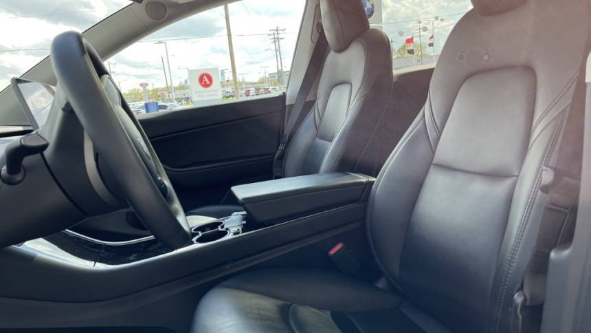 2021 Tesla Model Y 5YJYGDEEXMF097371