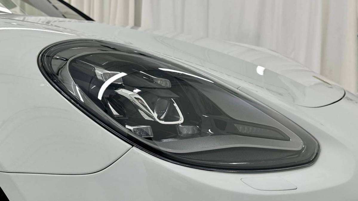 2018 Porsche Panamera WP0AE2A70JL177757