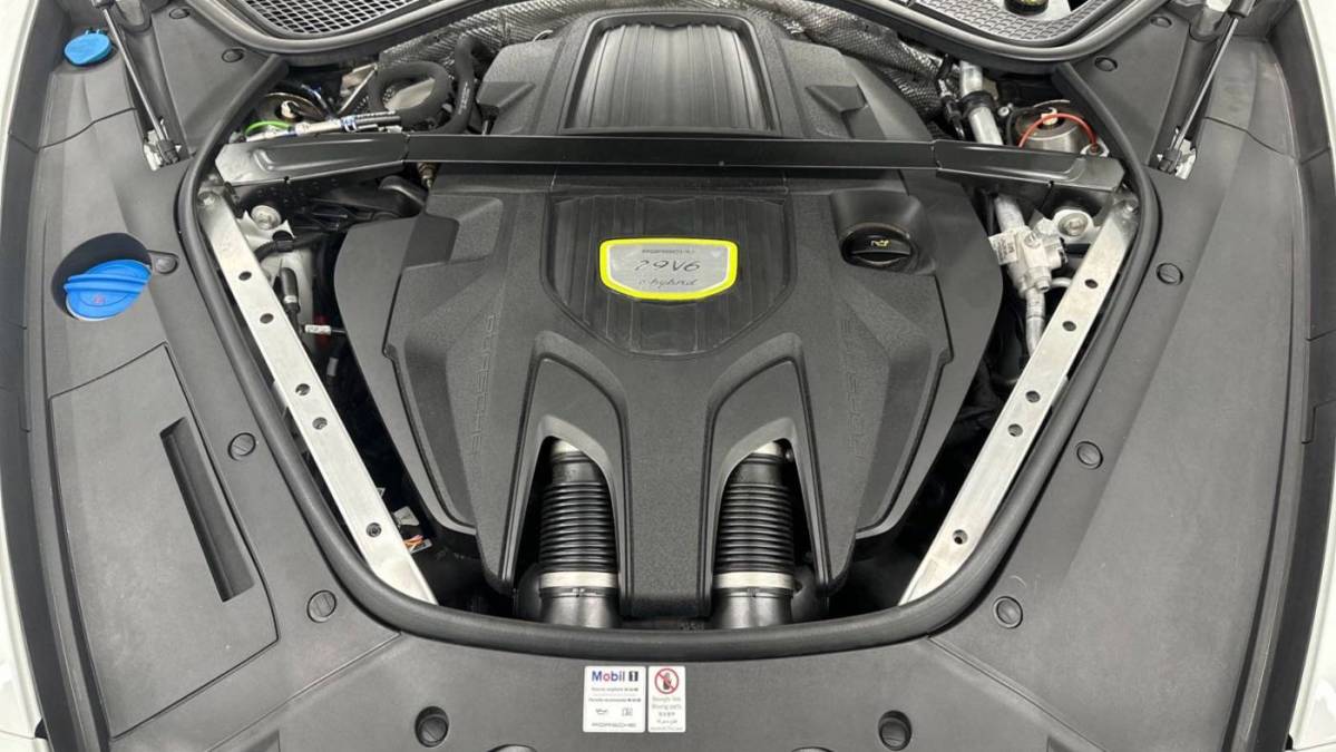 2018 Porsche Panamera WP0AE2A70JL177757