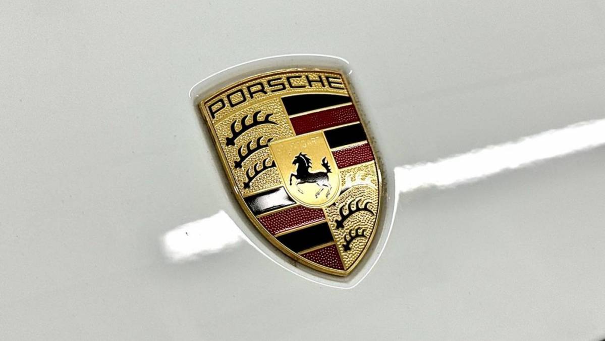 2018 Porsche Panamera WP0AE2A70JL177757