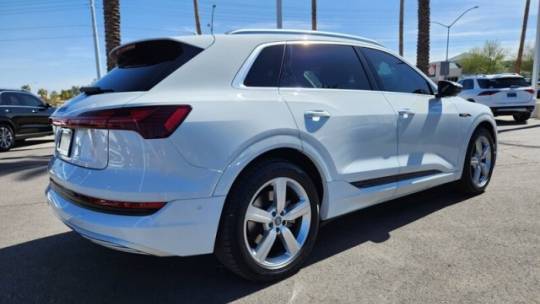 2019 Audi e-tron WA1LAAGE4KB004796