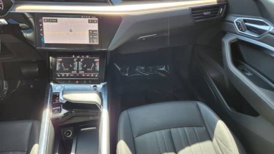 2019 Audi e-tron WA1LAAGE4KB004796