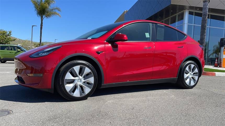 2020 Tesla Model Y 5YJYGDEE3LF015320