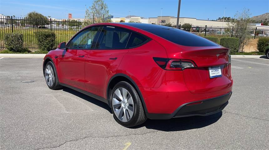 2020 Tesla Model Y 5YJYGDEE3LF015320