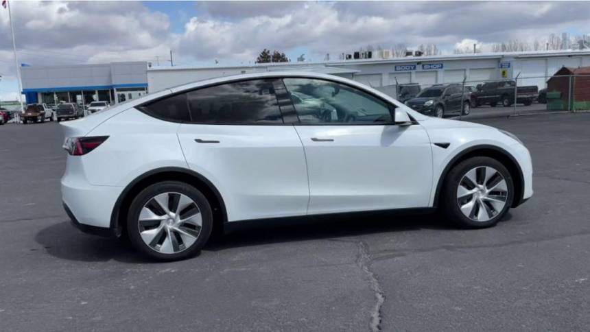 2021 Tesla Model Y 5YJYGDEE0MF099808
