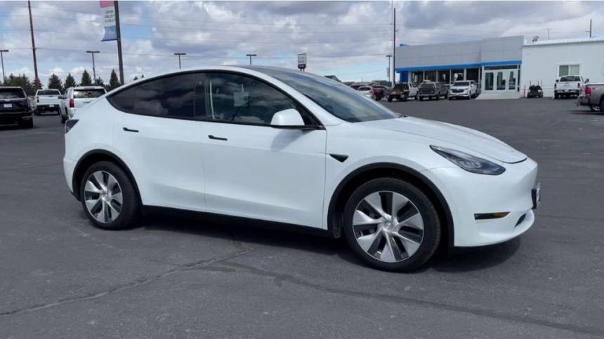 2021 Tesla Model Y 5YJYGDEE0MF099808