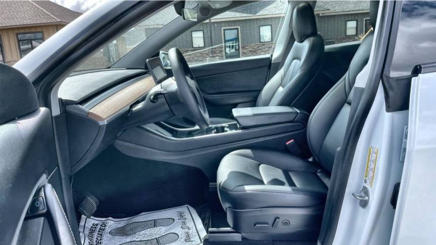 2021 Tesla Model Y 5YJYGDEE0MF099808