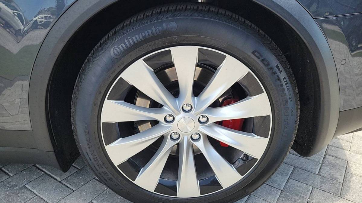 2019 Tesla Model X 5YJXCDE21KF182772