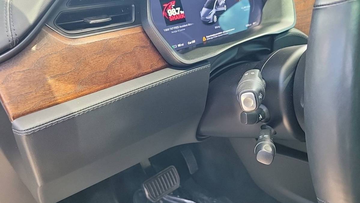 2019 Tesla Model X 5YJXCDE21KF182772