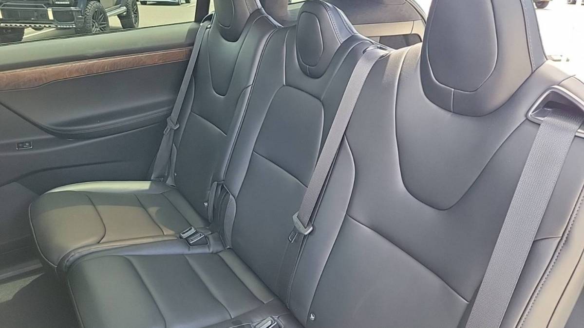 2019 Tesla Model X 5YJXCDE21KF182772