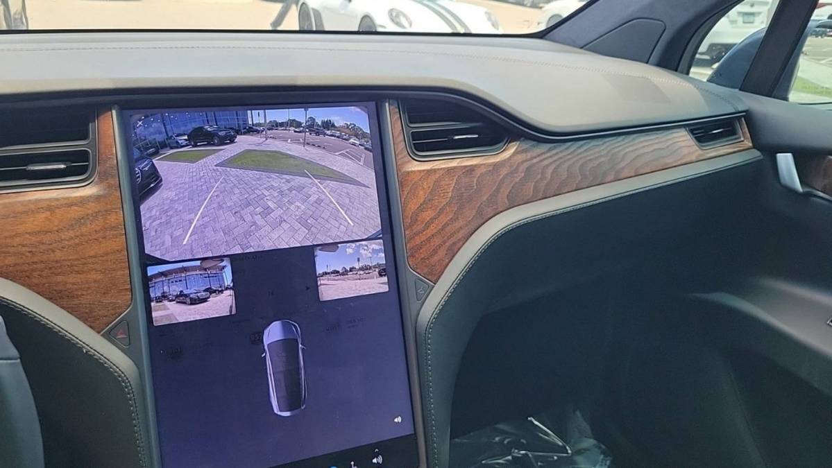 2019 Tesla Model X 5YJXCDE21KF182772