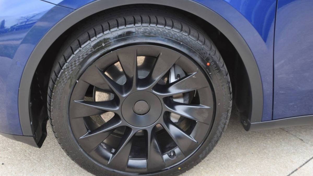 2020 Tesla Model Y 5YJYGDEE3LF055154