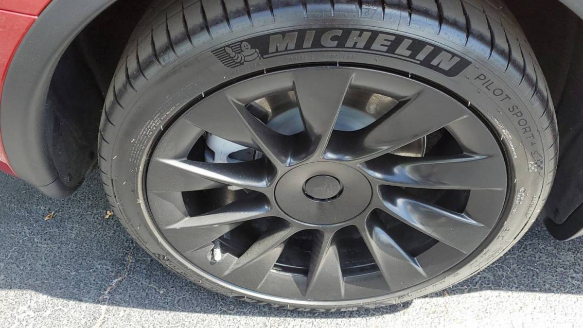 2021 Tesla Model Y 5YJYGDEE5MF184403