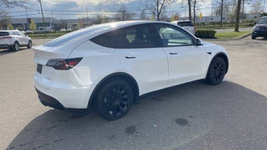 2020 Tesla Model Y 5YJYGDEE2LF010903