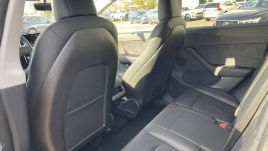 2020 Tesla Model Y 5YJYGDEE2LF010903