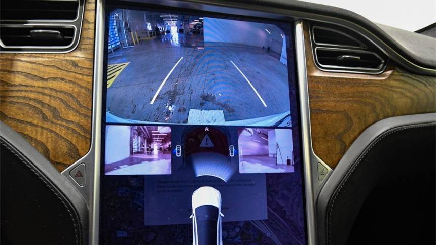 2017 Tesla Model S 5YJSA1E24HF186581