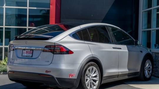 2017 Tesla Model X 5YJXCAE25HF074145