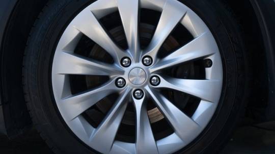 2017 Tesla Model X 5YJXCAE25HF074145