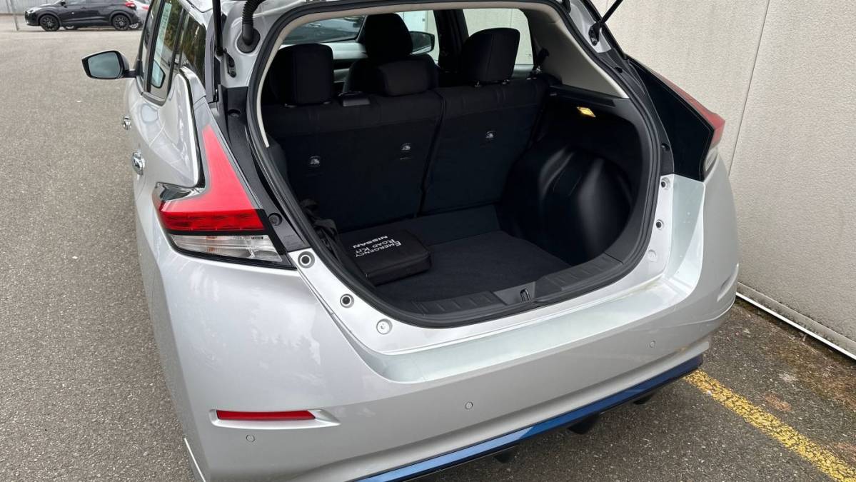2021 Nissan LEAF 1N4AZ1BV5MC551091