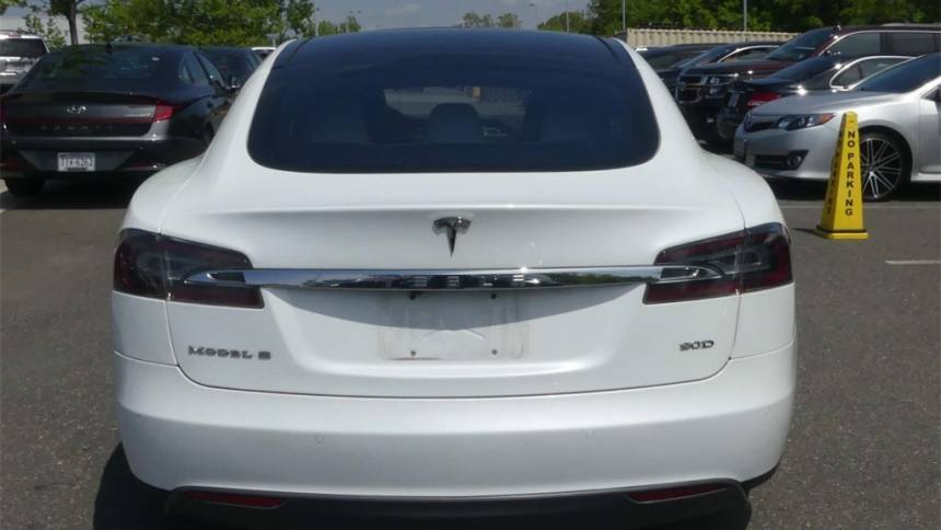 2016 Tesla Model S 5YJSA1E24GF129313