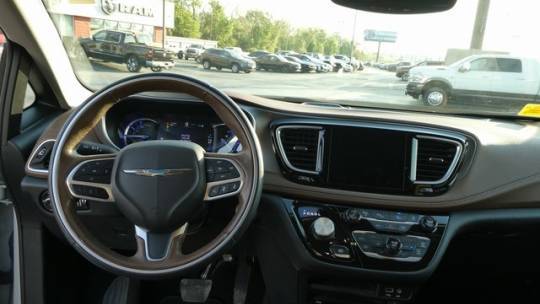 2019 Chrysler Pacifica Hybrid 2C4RC1N74KR590982