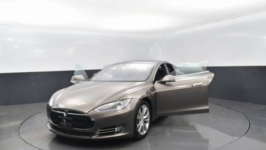 2015 Tesla Model S 5YJSA1E25FF105357