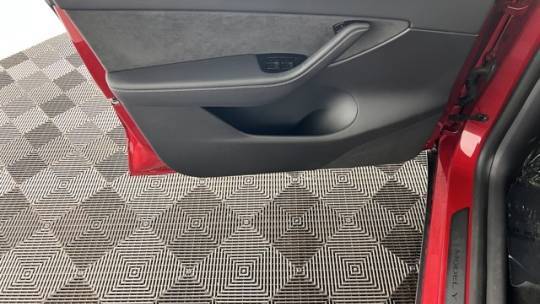 2020 Tesla Model Y 5YJYGDEE3LF026110