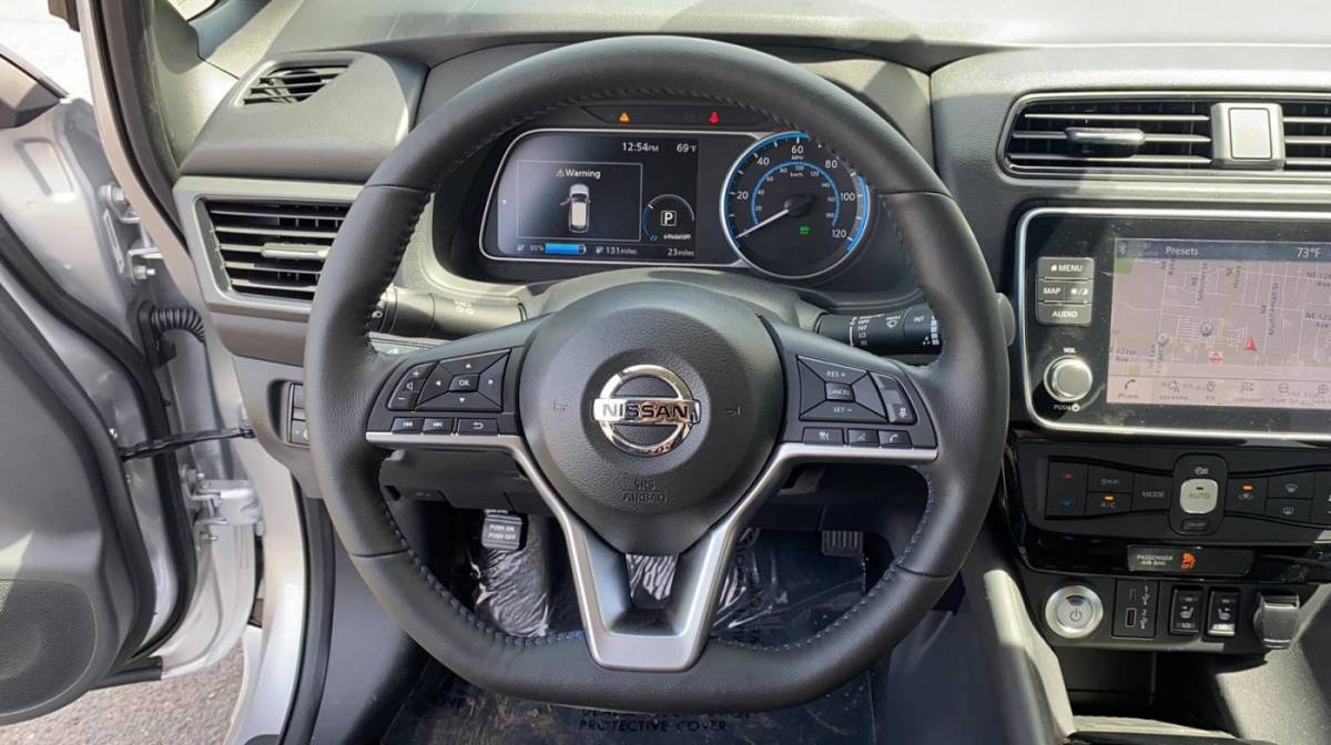 2021 Nissan LEAF 1N4AZ1CV2MC554111