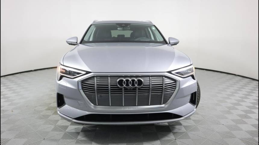 2019 Audi e-tron WA1VAAGE7KB023125