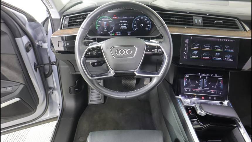 2019 Audi e-tron WA1VAAGE7KB023125