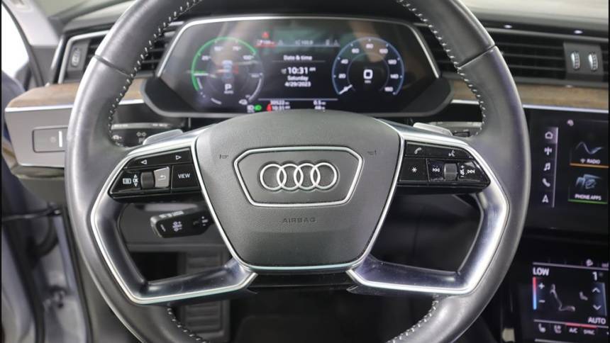 2019 Audi e-tron WA1VAAGE7KB023125