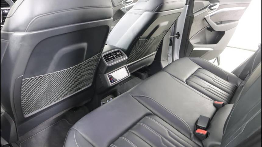 2019 Audi e-tron WA1VAAGE7KB023125
