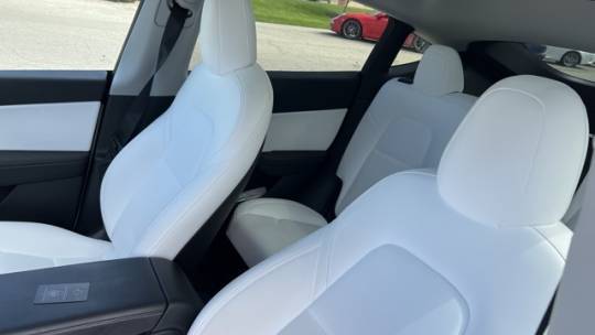 2021 Tesla Model Y 5YJYGDEE8MF212629