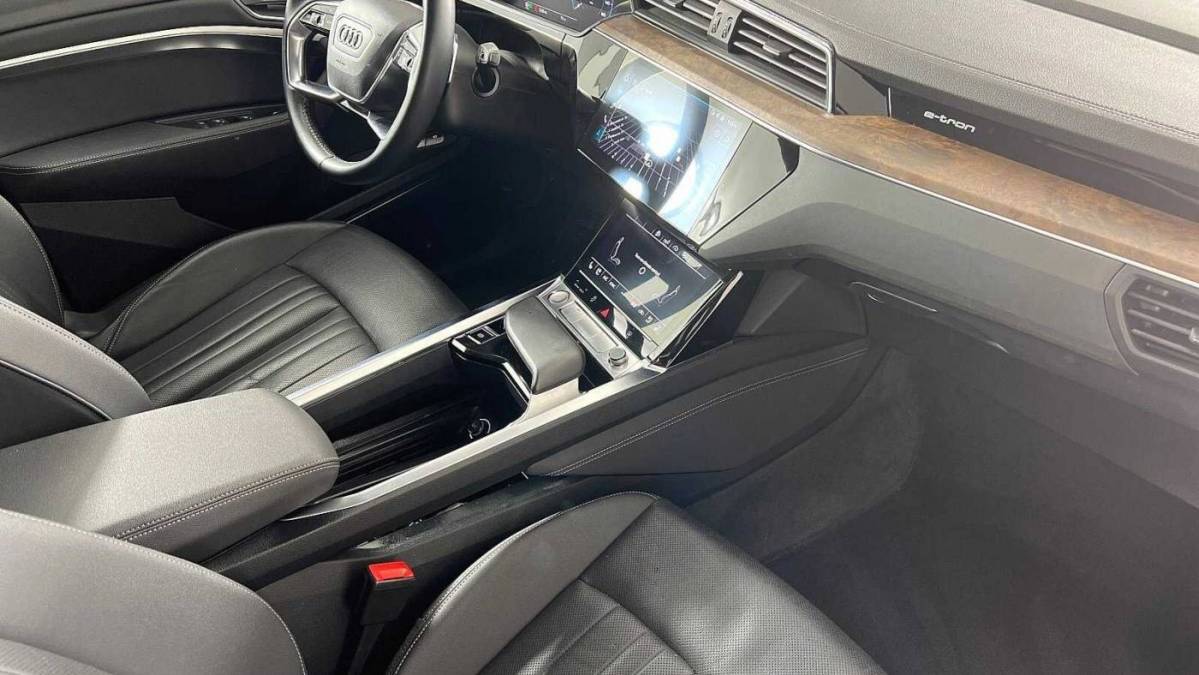 2019 Audi e-tron WA1LAAGE6KB022264