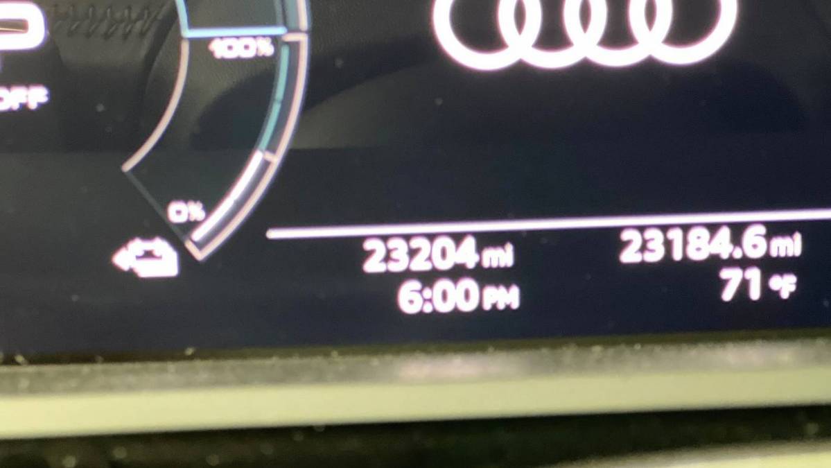 2019 Audi e-tron WA1LAAGE6KB022264