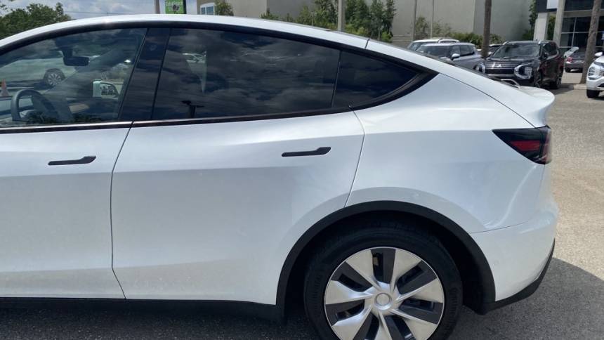 2020 Tesla Model Y 5YJYGDEE4LF026133