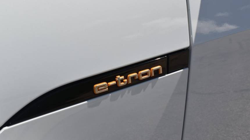 2019 Audi e-tron WA1VAAGE7KB005398