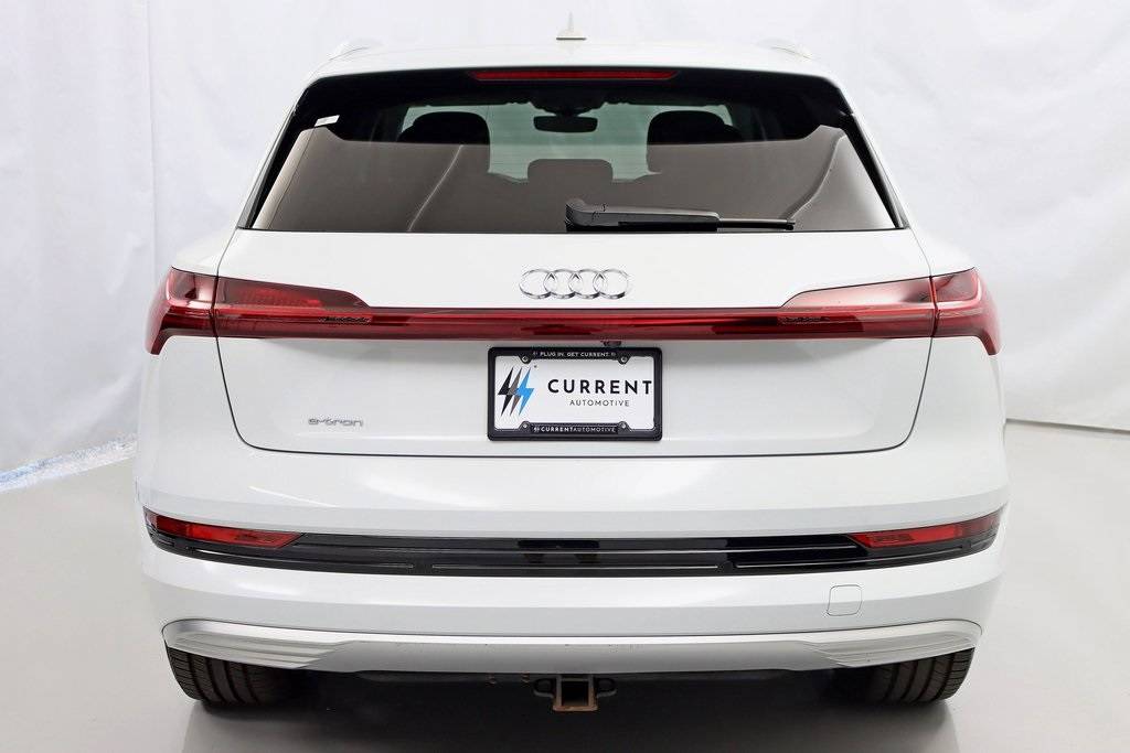 2019 Audi e-tron WA1VAAGE4KB011627